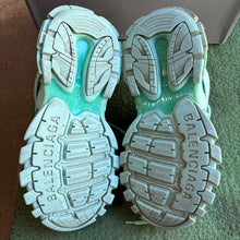 Load image into Gallery viewer, Balenciaga Tracks Size 43
