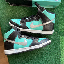 Load image into Gallery viewer, Nike SB Tiffany High Dunks Size 10.5
