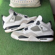 Load image into Gallery viewer, Jordan Military Black 4s Size 10.5
