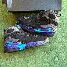 Load image into Gallery viewer, Jordan 2015 Aqua 8s Size 9
