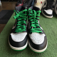 Load image into Gallery viewer, Jordan Lucky Green 1s Size 9
