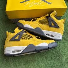 Load image into Gallery viewer, Jordan Lightning 4s Size 9.5

