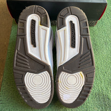 Load image into Gallery viewer, Jordan Mocha 3s Size 10.5
