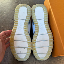 Load image into Gallery viewer, Louis Vuitton Runaways Size 10UK
