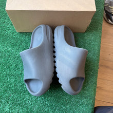Load image into Gallery viewer, Yeezy Slate Grey Slides Size 7
