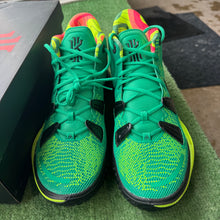 Load image into Gallery viewer, Nike Ky-D Weatherman 7s Size 13

