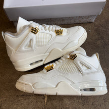Load image into Gallery viewer, Jordan Metallic Gold 4s Size 10W/8.5M
