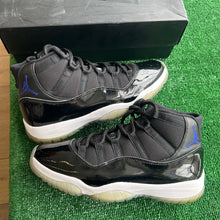 Load image into Gallery viewer, Jordan Space Jam 11s Size 11
