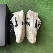 Load image into Gallery viewer, Nike Kobe All Star Protro 6s Size 9
