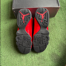 Load image into Gallery viewer, Jordan Chile Red 9s Size 6Y
