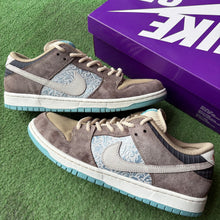 Load image into Gallery viewer, Nike Big Money SB Low Dunks Size 13
