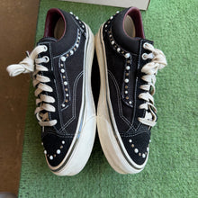 Load image into Gallery viewer, Vans Black Pearlized Old Skool 36s Size 9.5
