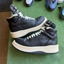 Load image into Gallery viewer, Rick Owens Turbopns Size 10

