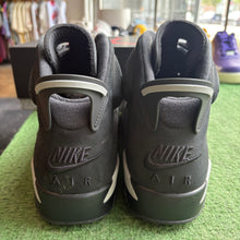 Load image into Gallery viewer, Jordan Cap and Gown 6s Size 11.5
