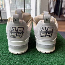 Load image into Gallery viewer, Louis Vuitton Skates Size 9UK
