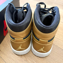 Load image into Gallery viewer, Jordan Melo PE 1s Size 10
