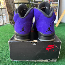 Load image into Gallery viewer, Jordan Alternate Grape 5s Size 7
