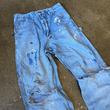 Load image into Gallery viewer, Vintage Carhartt Jeans Size 30 x 34
