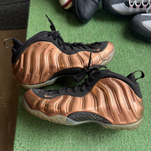 Load image into Gallery viewer, Nike Copper Foamposites Size 11
