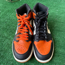 Load image into Gallery viewer, Jordan Shattered Backboard 1s Size 10.5

