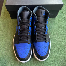 Load image into Gallery viewer, Jordan Hyper Royal Mid 1s Size 10.5
