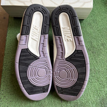 Load image into Gallery viewer, Jordan Python 2s Size 8
