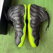 Load image into Gallery viewer, Nike Black Volt Foamposites Size 13
