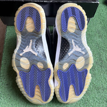 Load image into Gallery viewer, Jordan Concord 11s Size 8
