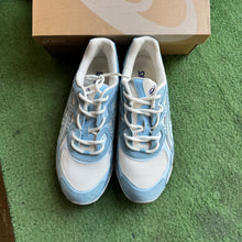 Load image into Gallery viewer, ASICS Artic Sky Gel-NYCs Size 11
