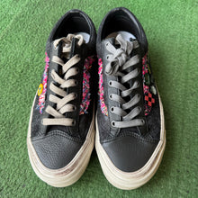 Load image into Gallery viewer, Vans Souvenir Black Old Skool 36s Size 10
