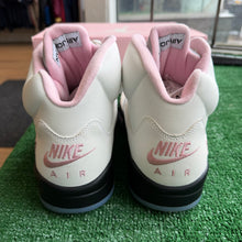 Load image into Gallery viewer, Jordan Medium Pink 5s Size 11.5
