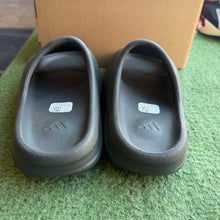 Load image into Gallery viewer, Adidas Yeezy Onyx Slides Size 5
