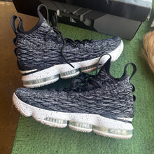 Load image into Gallery viewer, Nike LeBron Ashes 15 Size 8
