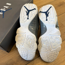 Load image into Gallery viewer, Jordan Flint 9s Size 9
