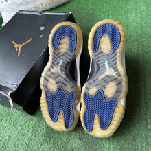 Load image into Gallery viewer, Jordan Space Jam 11s Size 7Y
