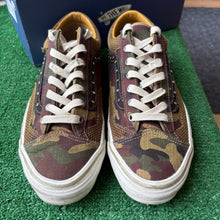 Load image into Gallery viewer, Vans Woodland Camo Green Old Skool 36s Size 10

