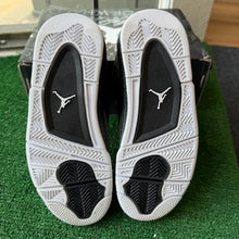 Load image into Gallery viewer, Jordan Fear 4s Size 4Y
