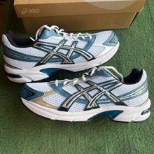 Load image into Gallery viewer, ASICS White Restful Teal Gel-1130s Size 10.5
