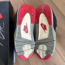Load image into Gallery viewer, Jordan Bred 4s Size 9.5
