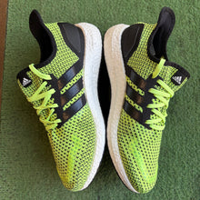 Load image into Gallery viewer, Adidas Ultraboosts Size 9.5
