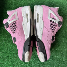 Load image into Gallery viewer, Jordan Orchid 4s Size 7.5W/6M
