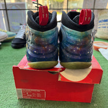Load image into Gallery viewer, Nike Galaxy Zoom Rookies Size 9
