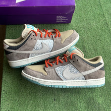 Load image into Gallery viewer, Nike SB Big Money Savings Low Dunks Size 10
