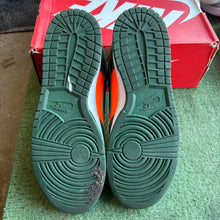 Load image into Gallery viewer, Nike Miami Hurricanes Low Dunks Size 10
