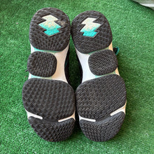 Load image into Gallery viewer, Nike LeBron Griffey 15s Size 11
