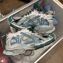 Load image into Gallery viewer, Balenciaga Runners Size 44
