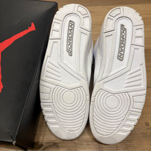 Load image into Gallery viewer, Jordan Pure Money 3s Size 10.5
