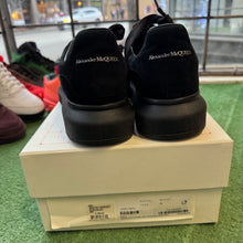 Load image into Gallery viewer, Alexander McQueen Oversized Size 45
