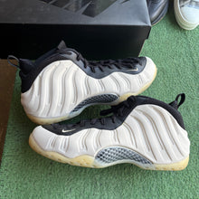 Load image into Gallery viewer, Nike Light Orewoood Brown Foamposites Size 12
