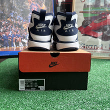 Load image into Gallery viewer, Nike Cowboys Air Diamond Turfs Size 12
